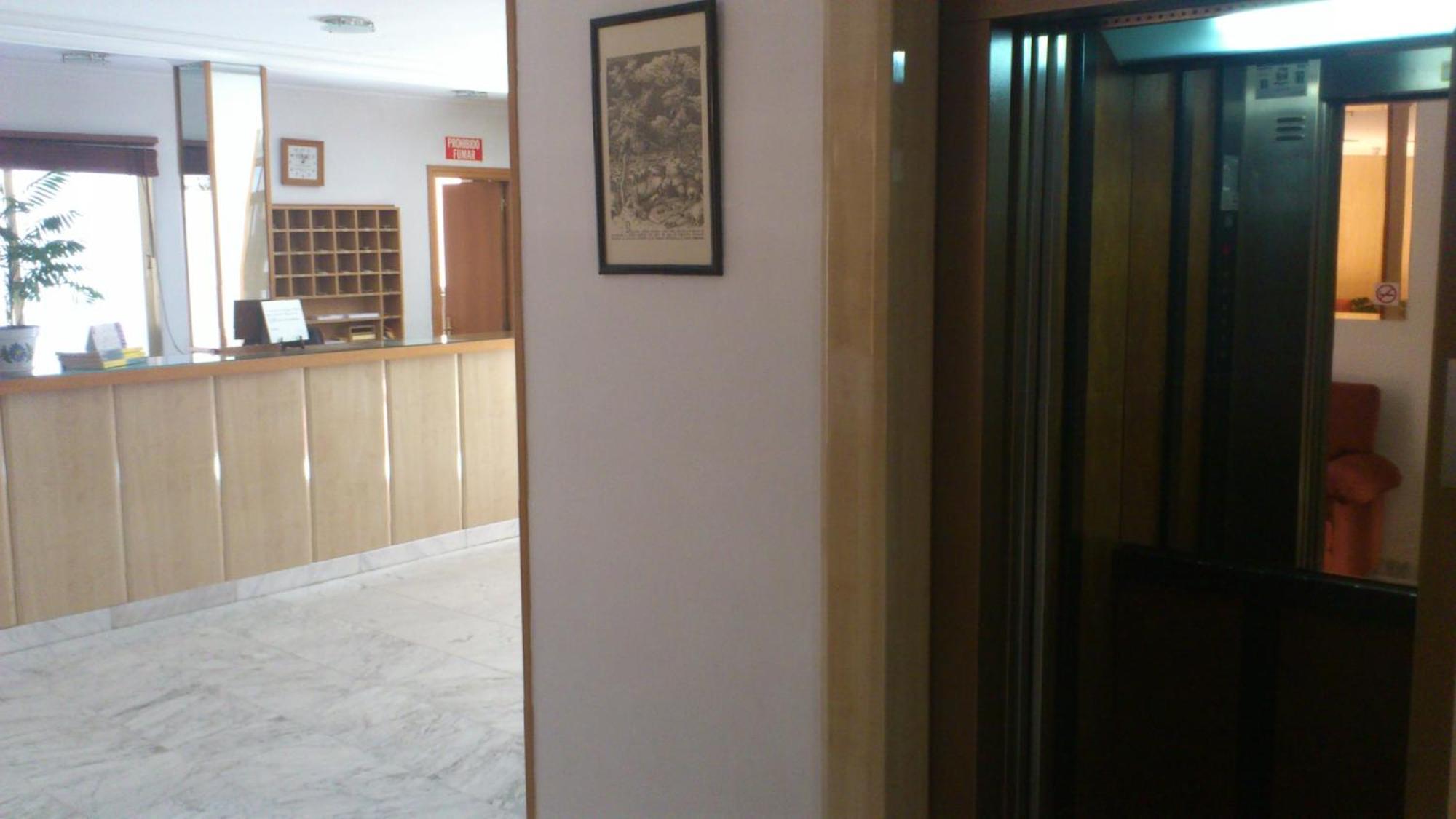 Hostal Juanito Mostoles Zewnętrze zdjęcie