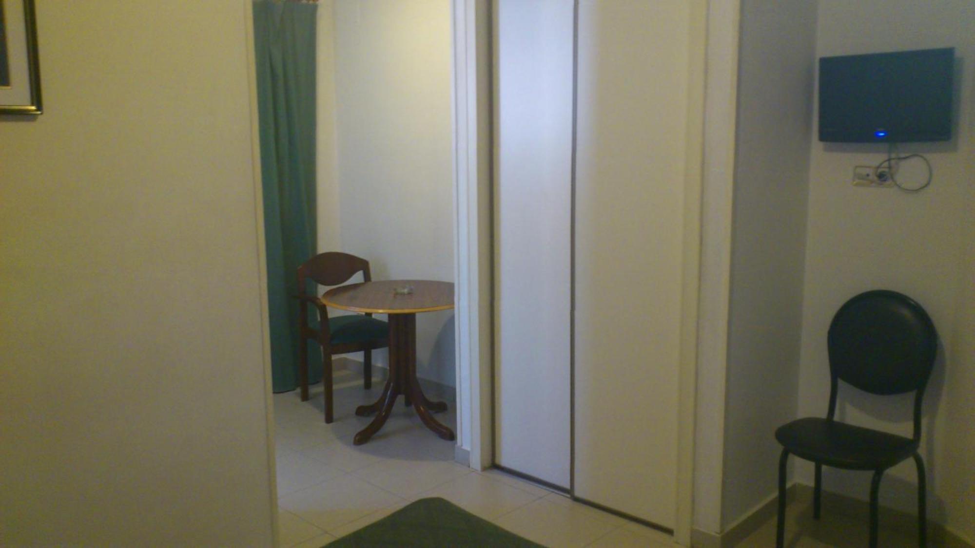 Hostal Juanito Mostoles Zewnętrze zdjęcie